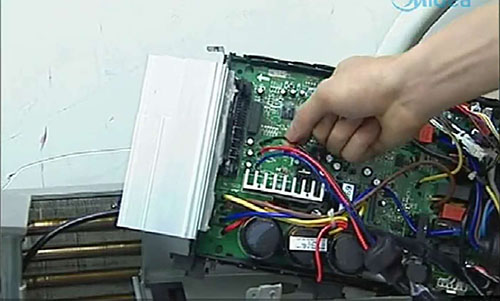 山城美的空调电话是多少